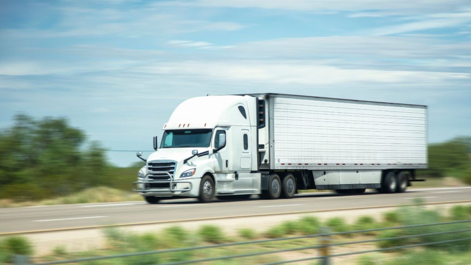 Avoid the Summer Freight Squeeze: How Seasonal Demand Impacts Rates and Capacity